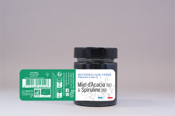 Miel acacia spiruline - 170gr Rucher de la cage verte,Miel biologique, Rucher de la cage verte, Apiculture biologique, Produits de la ruche, Miel du Berry, Produits au miel bio, Miels de saison, Artisanat apicole, Abeilles butineuses, Ruche en ligne, Propolis naturelle, Apithérapie, Pollinisation, Saveurs du terroir, Agriculture biologique, Agro-responsable, Conservation de l'environnement, Récolte respectueuse, Apiculture Centre Val de Loire, Sologne, Berry, Cher, Bourges, Orléans, Paris, Henrichemont, miel de printemps, miel acacia, miel lavande, miel de chataignier, miel oignon sarrasin, miel toutes fleurs Sologne, miel toutes fleurs d’été, miel acacia spiruline, miel acacia curcuma, miel acacia gingembre, miel acacia piment d’Espelette, Bonbons au miel sève de pins, Bonbons au miel de lavande, Boules fourrées au miel de lavande